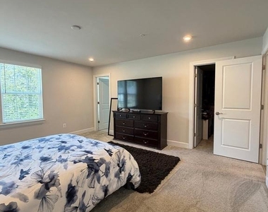 10802 Foxtrot Circle - Photo Thumbnail 12