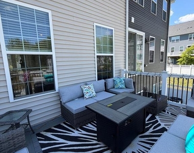 10802 Foxtrot Circle - Photo Thumbnail 5