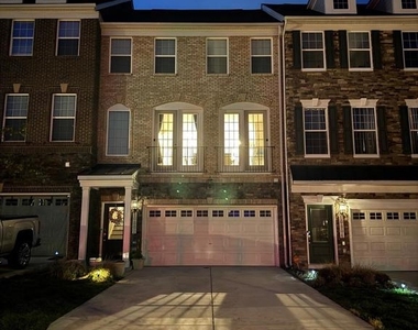 10802 Foxtrot Circle - Photo Thumbnail 29