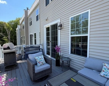 10802 Foxtrot Circle - Photo Thumbnail 6