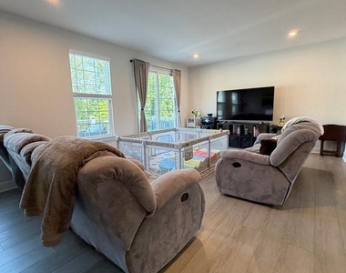 10802 Foxtrot Circle - Photo Thumbnail 3