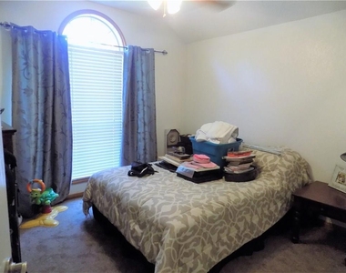 2306 Raintree Path - Photo Thumbnail 13