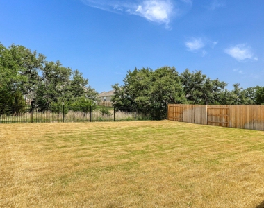 182 Yarbrough Dr - Photo Thumbnail 23