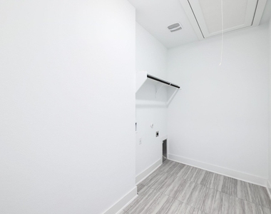 182 Yarbrough Dr - Photo Thumbnail 20