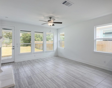 182 Yarbrough Dr - Photo Thumbnail 4