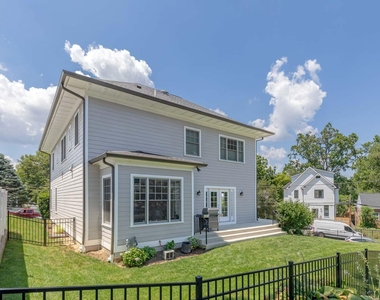 4917 Bayard Boulevard - Photo Thumbnail 9