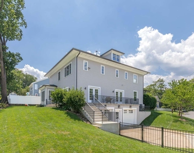 4917 Bayard Boulevard - Photo Thumbnail 5