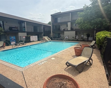 500 E Riverside Dr - Photo Thumbnail 20