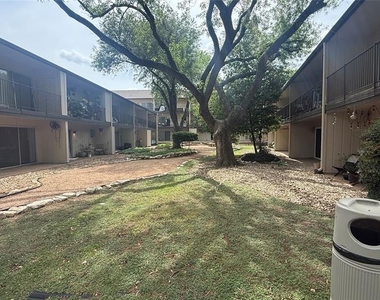 500 E Riverside Dr - Photo Thumbnail 18