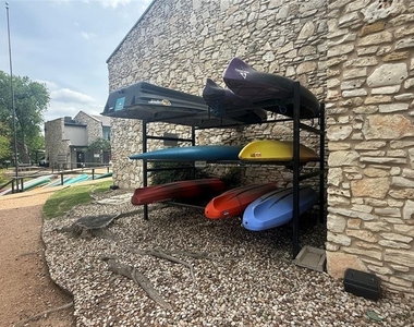 500 E Riverside Dr - Photo Thumbnail 21