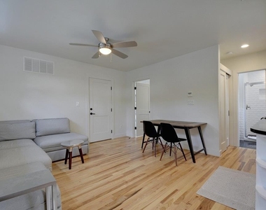 4518 Red River St - Photo Thumbnail 2