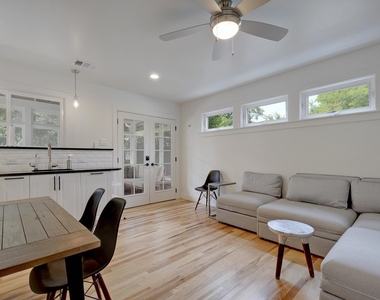 4518 Red River St - Photo Thumbnail 3