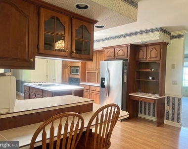 10319 Harmony Road - Photo Thumbnail 6