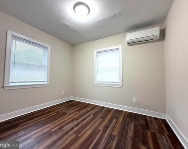 704 Washington Avenue - Photo Thumbnail 5