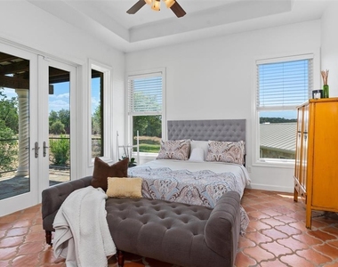 4922 Hidden Creek Ln - Photo Thumbnail 12