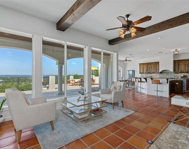 4922 Hidden Creek Ln - Photo Thumbnail 6