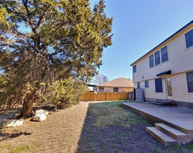 1101 Wood Creek Dr - Photo Thumbnail 18