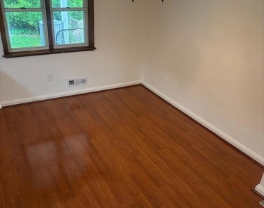 3317 Belsford Court - Photo Thumbnail 5