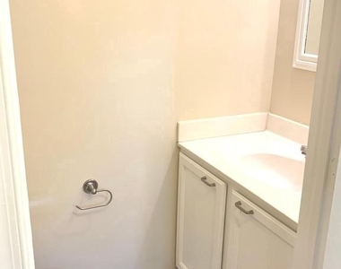 4 Putman Court - Photo Thumbnail 8