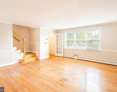 8426 Pleasant Plains - Photo Thumbnail 2