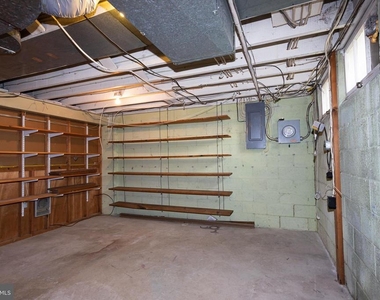 8426 Pleasant Plains - Photo Thumbnail 19