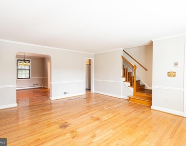 8426 Pleasant Plains - Photo Thumbnail 3