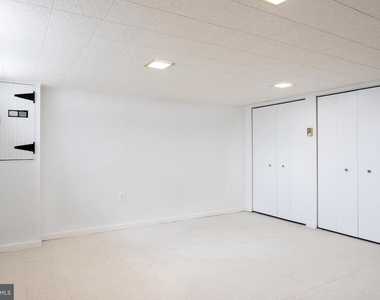 8426 Pleasant Plains - Photo Thumbnail 18