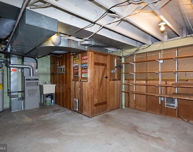 8426 Pleasant Plains - Photo Thumbnail 21