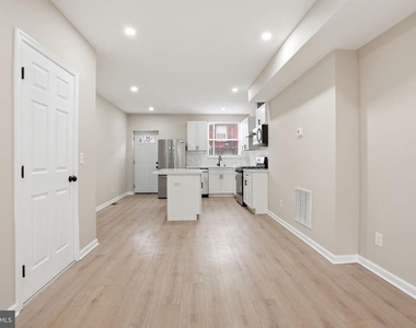 2710 Mura Street - Photo Thumbnail 7