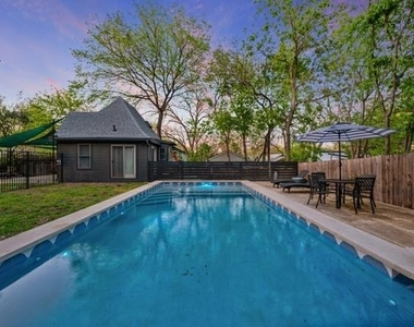 1503 Drake Ave - Photo Thumbnail 1