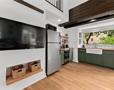 1503 Drake Ave - Photo Thumbnail 5