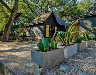 1503 Drake Ave - Photo Thumbnail 15