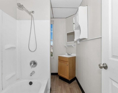 118 Independence Street - Photo Thumbnail 11