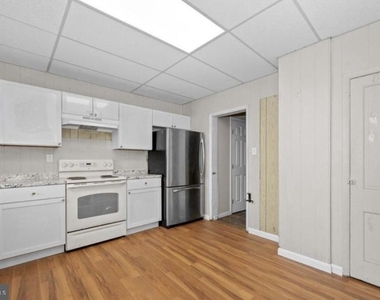118 Independence Street - Photo Thumbnail 3
