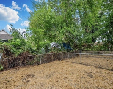 118 Independence Street - Photo Thumbnail 17