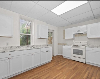 118 Independence Street - Photo Thumbnail 1