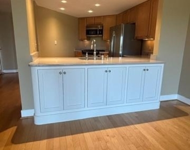 5 Park Place - Photo Thumbnail 2