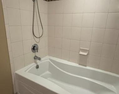 5 Park Place - Photo Thumbnail 15