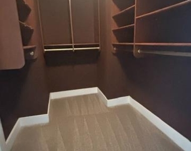 5 Park Place - Photo Thumbnail 13