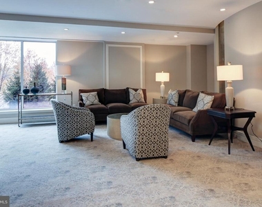 5 Park Place - Photo Thumbnail 25