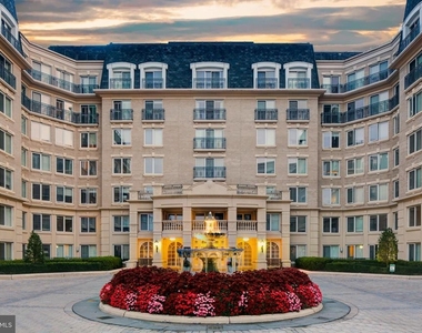 5 Park Place - Photo Thumbnail 36