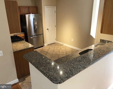 8617 Willow Leaf Lane - Photo Thumbnail 14