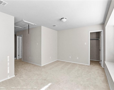 124 Fabion St - Photo Thumbnail 10