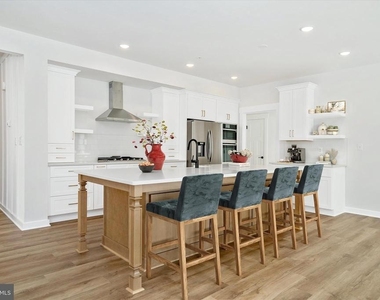 8310 Patience Lane - Photo Thumbnail 12