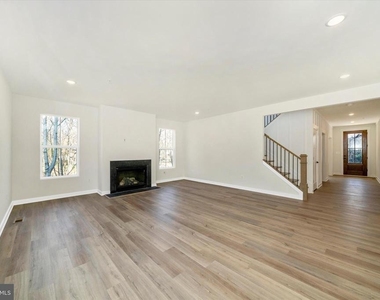 8308 Patience Lane - Photo Thumbnail 7
