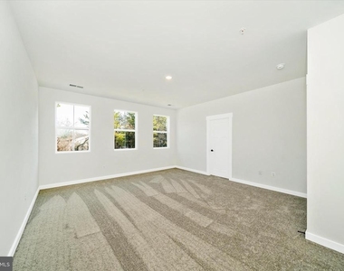 8308 Patience Lane - Photo Thumbnail 25