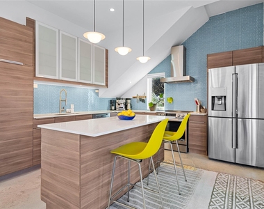 5900 Ventus St - Photo Thumbnail 6