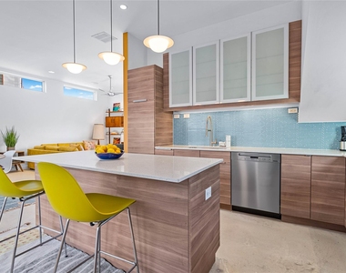 5900 Ventus St - Photo Thumbnail 9