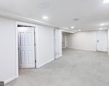 3005 N West Street - Photo Thumbnail 12