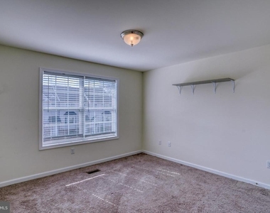 327 Tribbitt Street - Photo Thumbnail 12